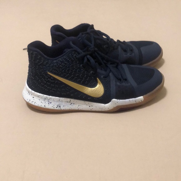 Nike Kyrie 3 Obsidian, Basketball Shoes, Perfect Condition - Picture 3 of 4